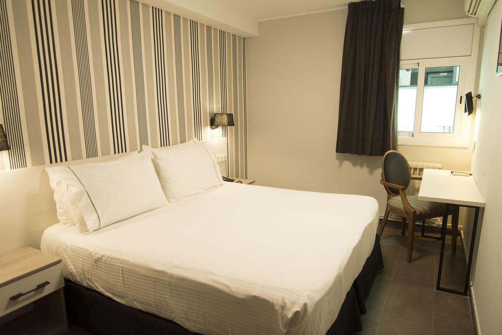 New Hotel Colon Mataró Habitación foto